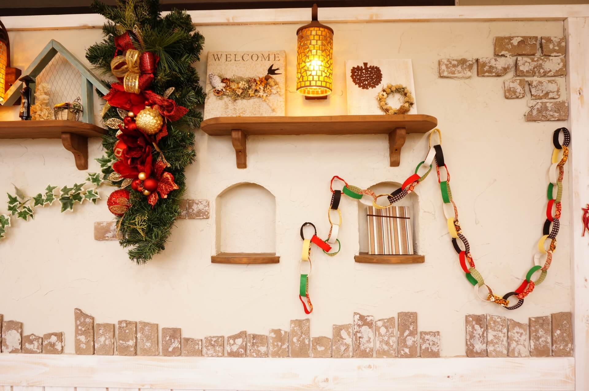 クリスマスに自宅の壁紙を簡単に飾りつけする方法 調整さん